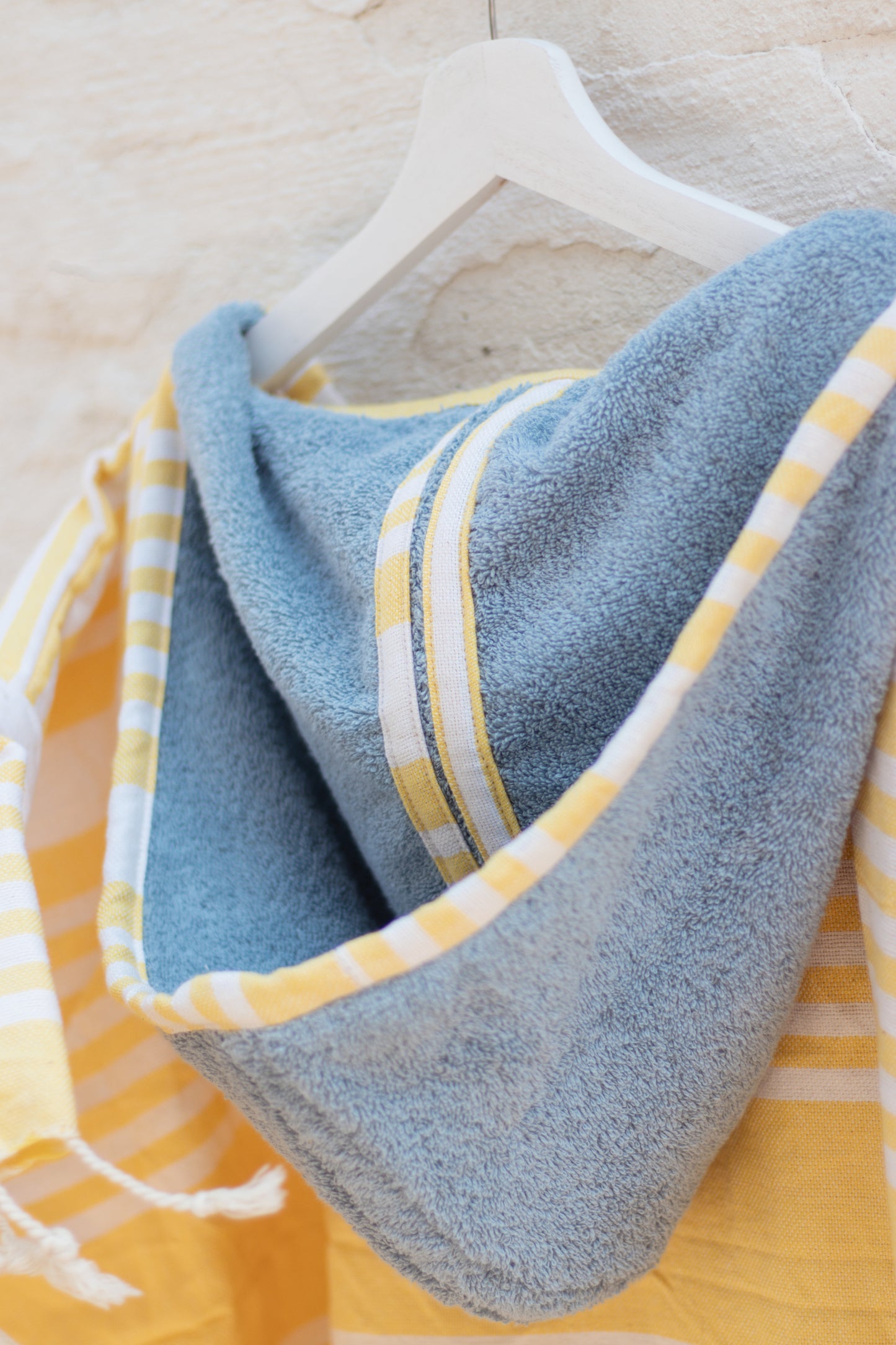 YUMMY IN YELLOW - Annie Son Bad, Strand, Reis, Surf Poncho, Robie Volwassenen