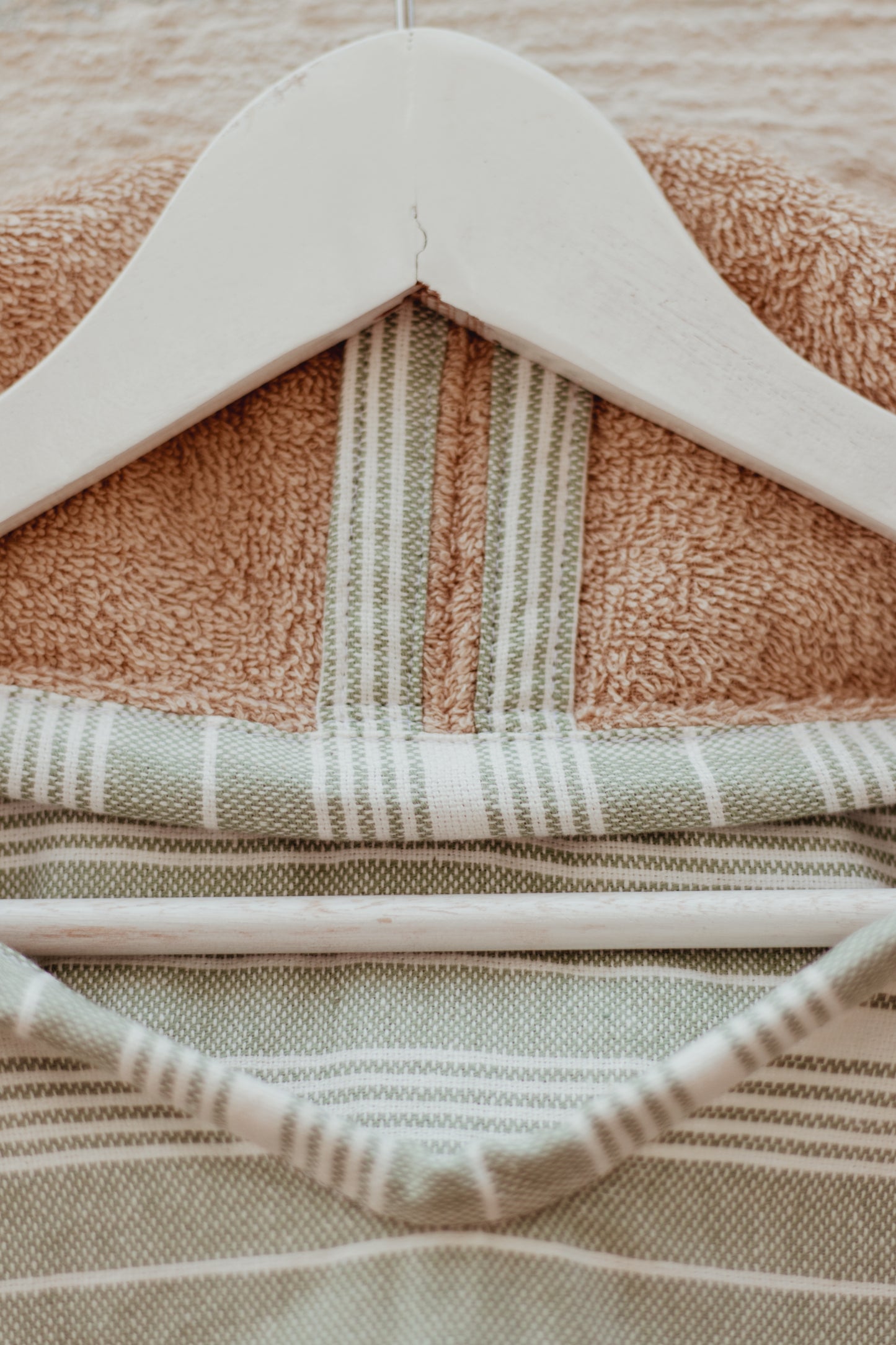 LOVELINE IN OLIVE - Annie Son Bad, Strand, Reis, Surf Poncho, Robie Volwassenen