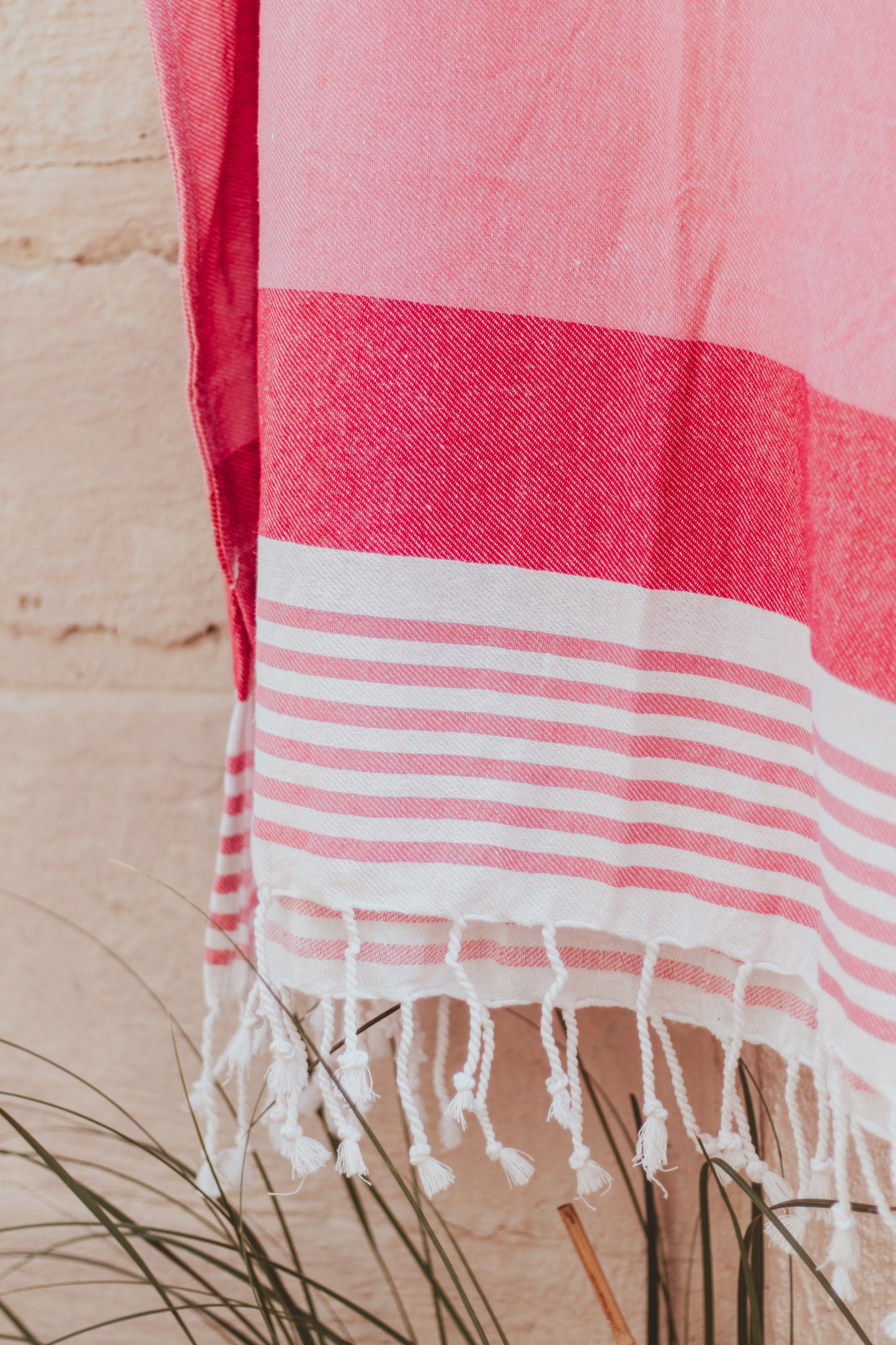 PRETTY IN PINK 2 - Annie Son Bad, Strand, Reis, Surf Poncho, Robie Volwassenen