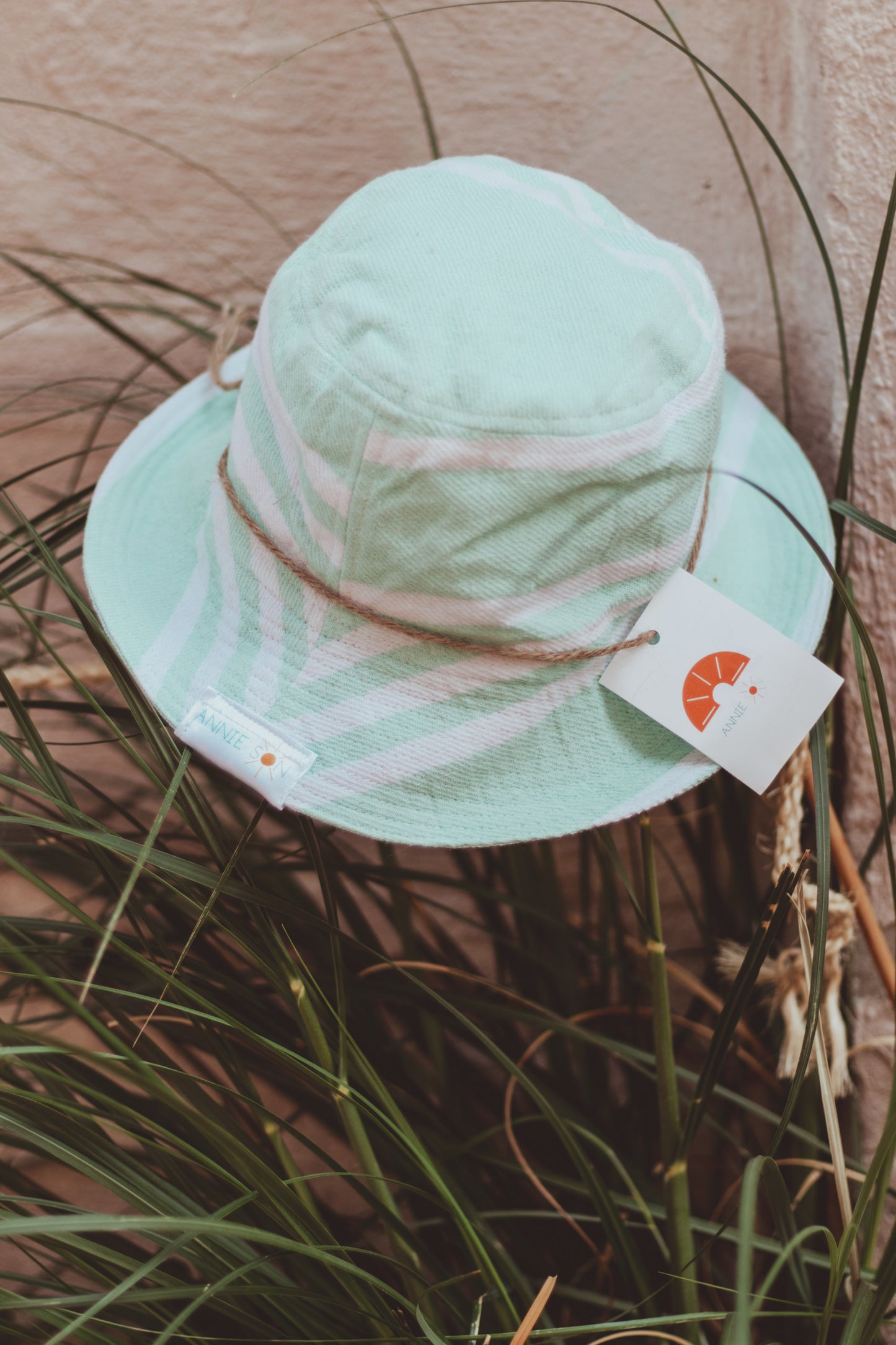 GRACEFUL IN GREEN - Annie Son Bucket Hat M