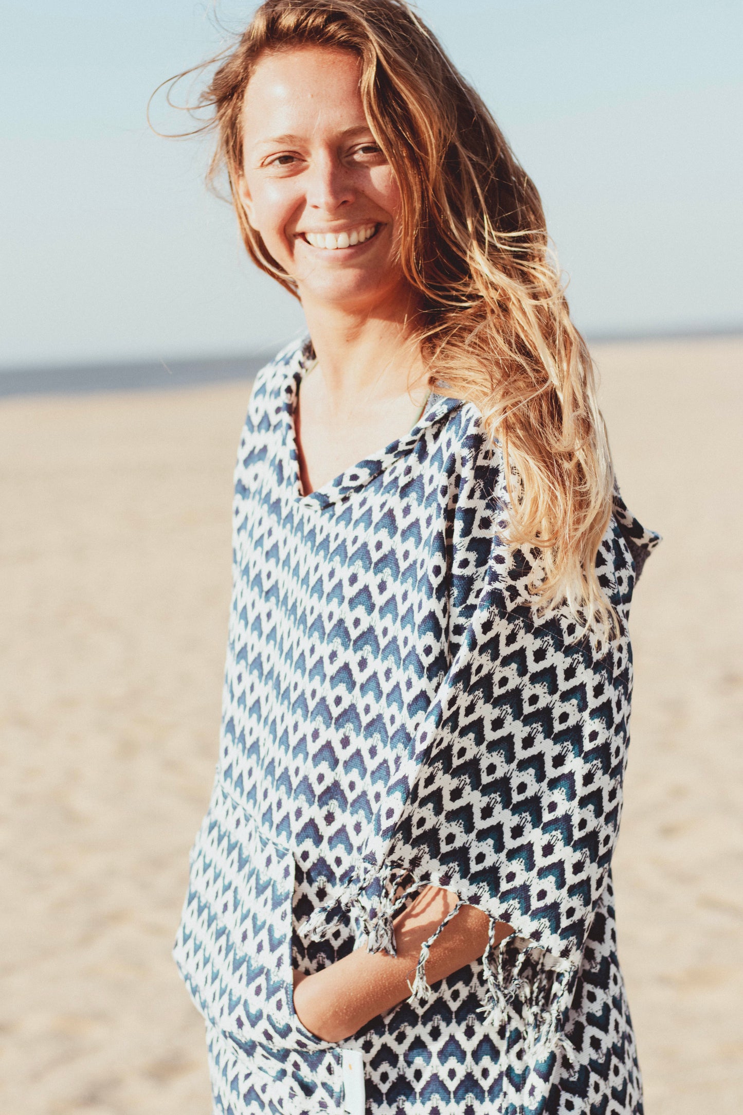 FUNKY IN FIGURES - Annie Son Bad, Strand, Reis, Surf Poncho, Robie Volwassenen
