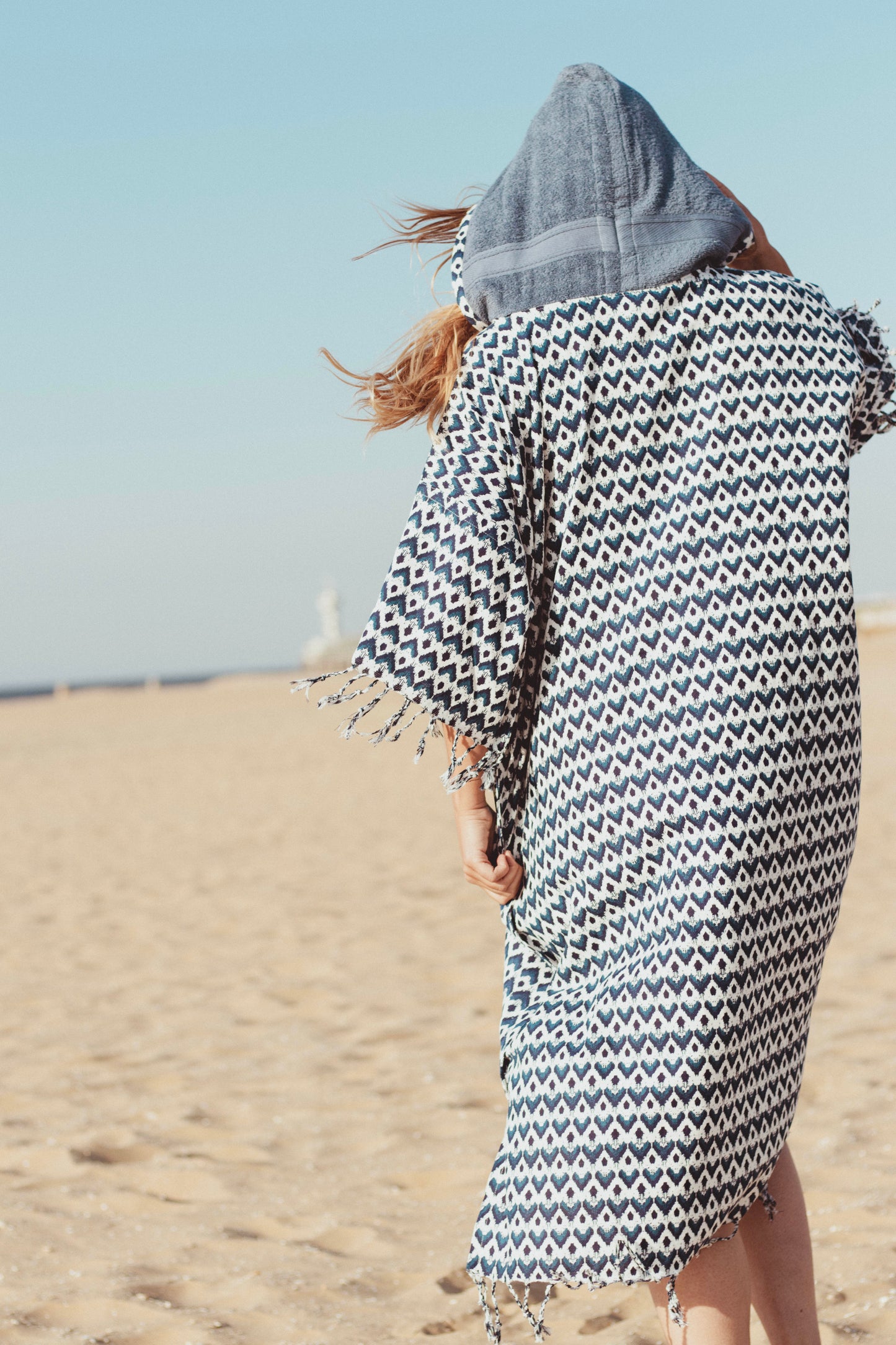 FUNKY IN FIGURES - Annie Son Bad, Strand, Reis, Surf Poncho, Robie Volwassenen