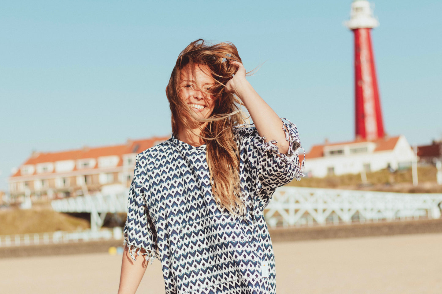 FUNKY IN FIGURES - Annie Son Bad, Strand, Reis, Surf Poncho, Robie Volwassenen