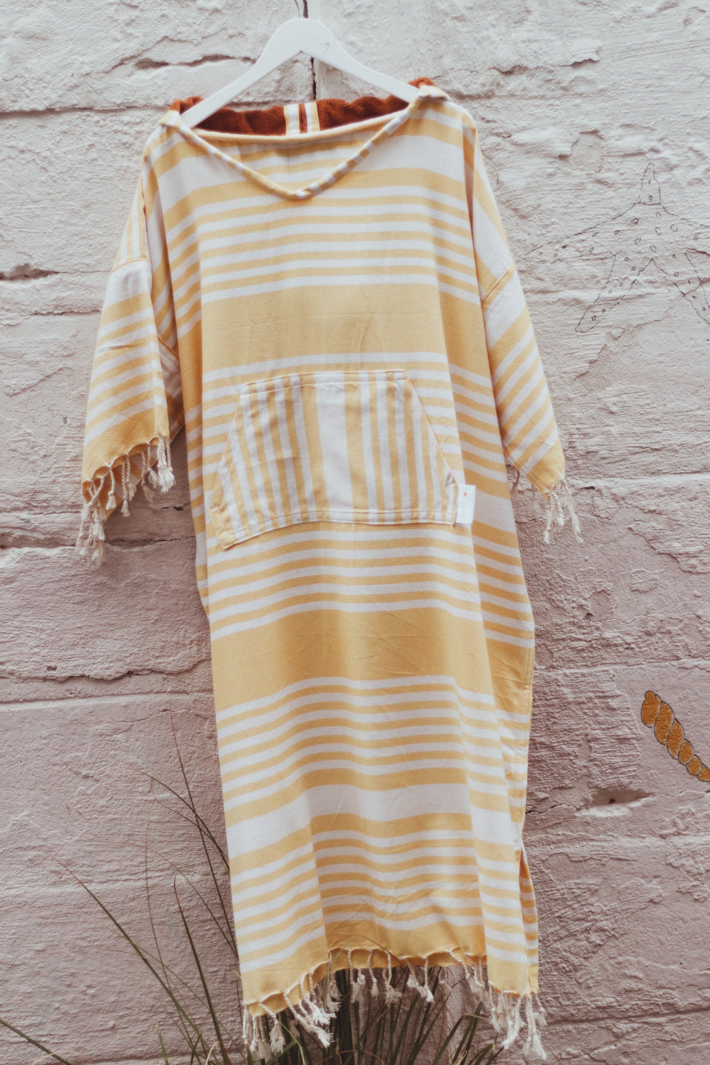 YUMMY IN YELLOW - Annie Son Bad, Strand, Reis, Surf Poncho, Robie Volwassenen