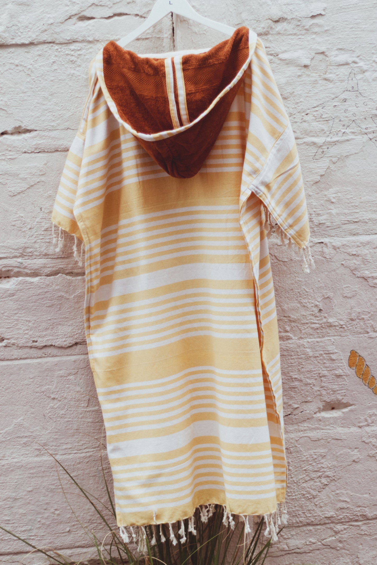 YUMMY IN YELLOW - Annie Son Bad, Strand, Reis, Surf Poncho, Robie Volwassenen