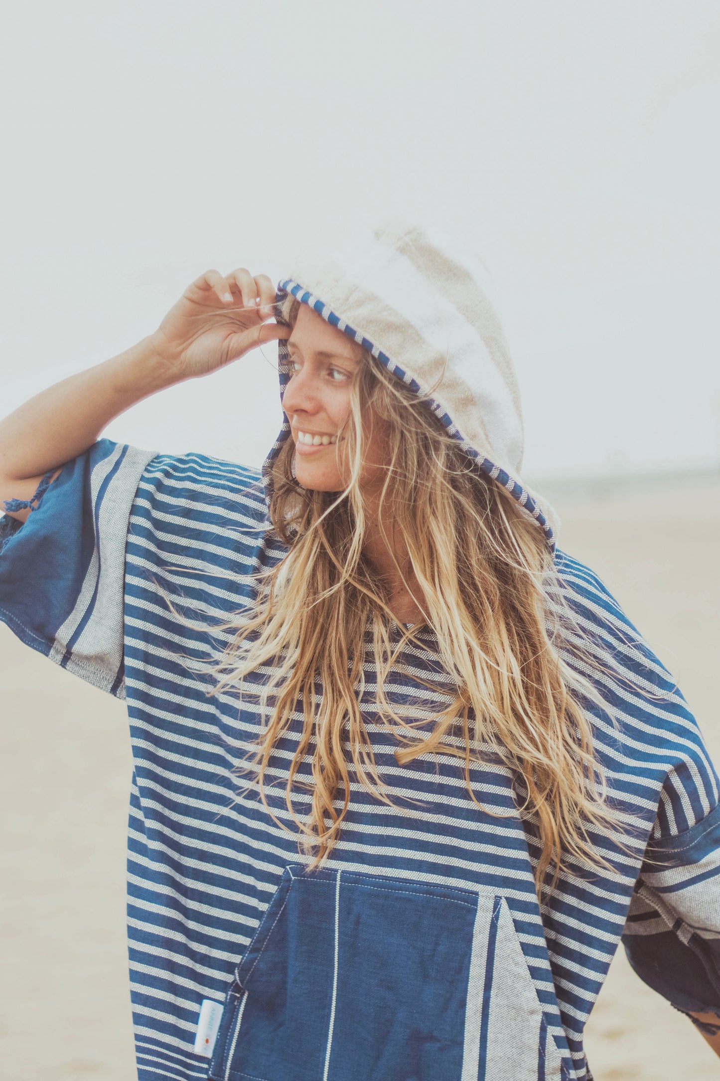 NAUGHTY IN NAVY - Annie Son Bad, Strand, Reis, Surf Poncho, Robie Volwassenen