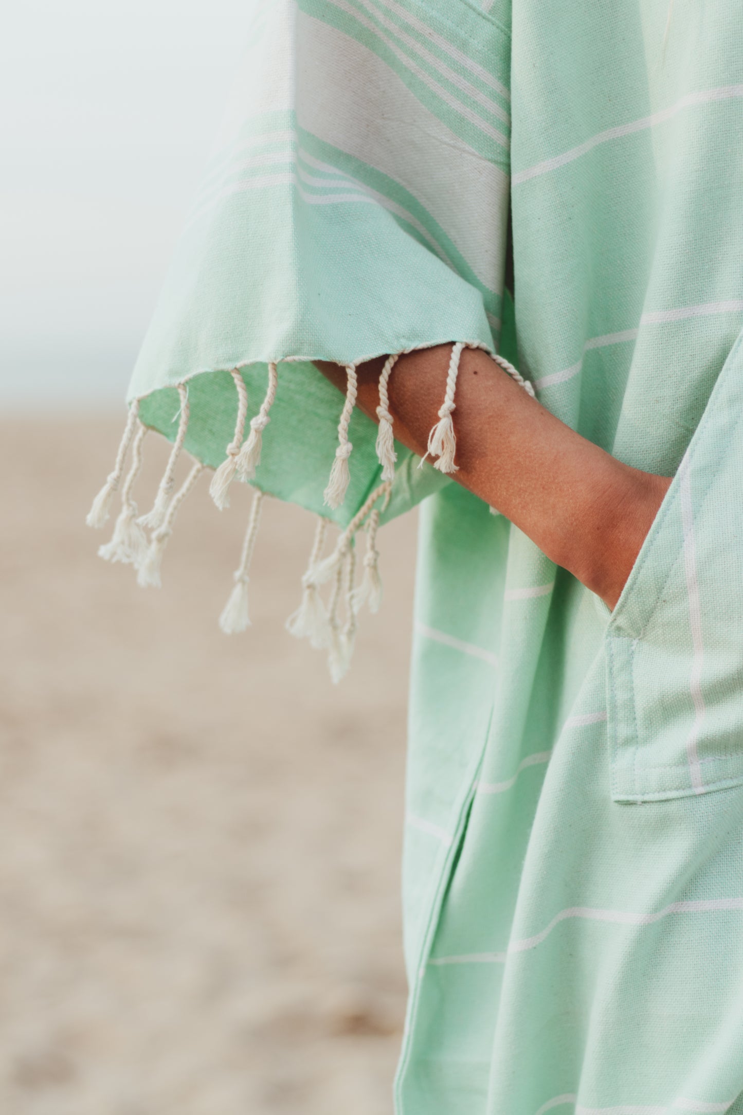 GRACEFUL IN GREEN - Annie Son Bad, Strand, Reis, Surf Poncho, Robie Volwassenen