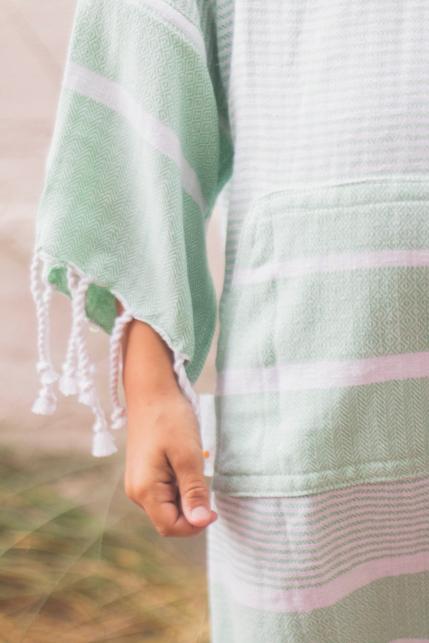 GRACEFUL IN GREEN KIDS - Annie Son Bad, Strand, Reis, Surf Poncho, Robie Volwassenen