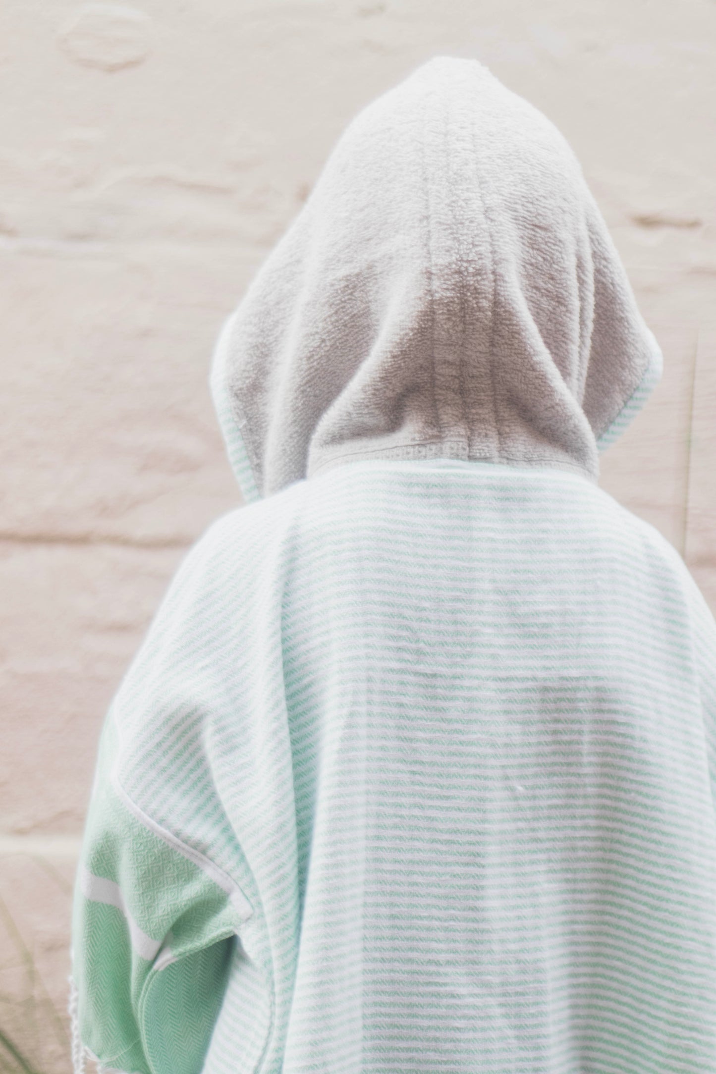 GRACEFUL IN GREEN KIDS - Annie Son Bad, Strand, Reis, Surf Poncho, Robie Volwassenen