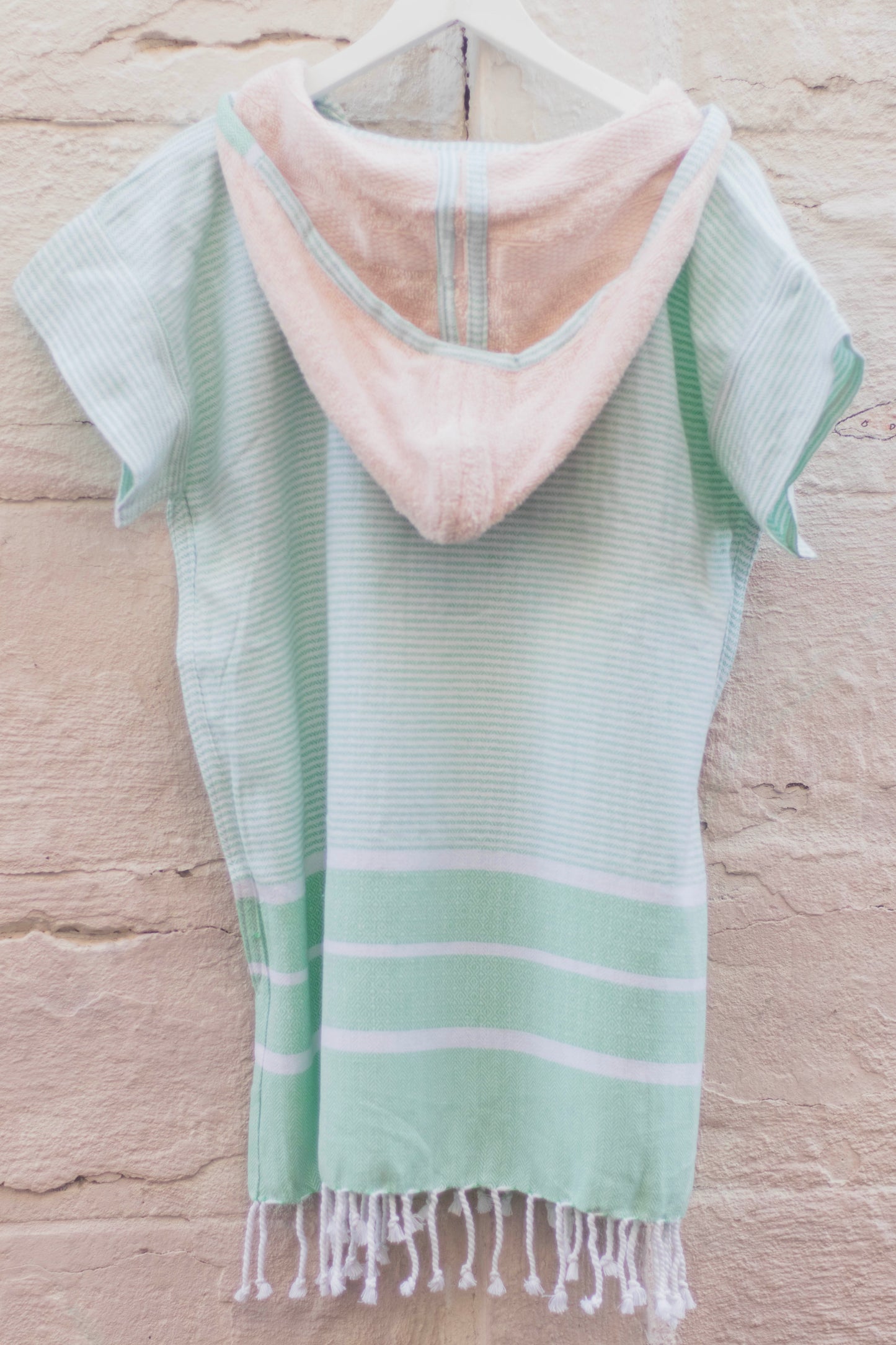 GRACEFUL IN GREEN KIDS - Annie Son Bad, Strand, Reis, Surf Poncho, Robie Volwassenen