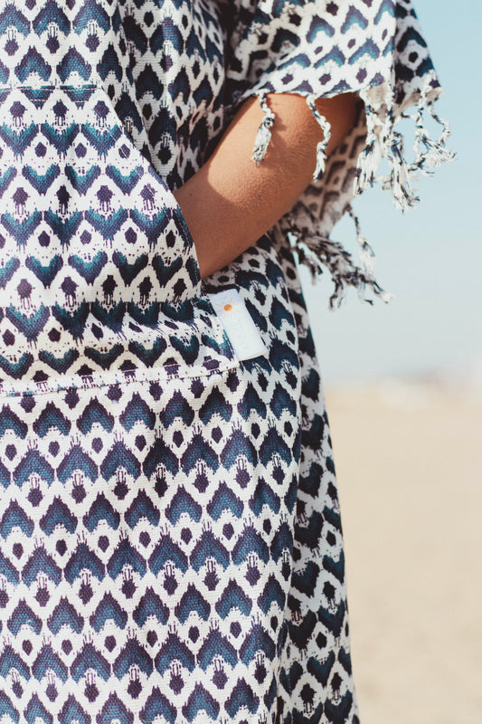 FUNKY IN FIGURES - Annie Son Bad, Strand, Reis, Surf Poncho, Robie Volwassenen