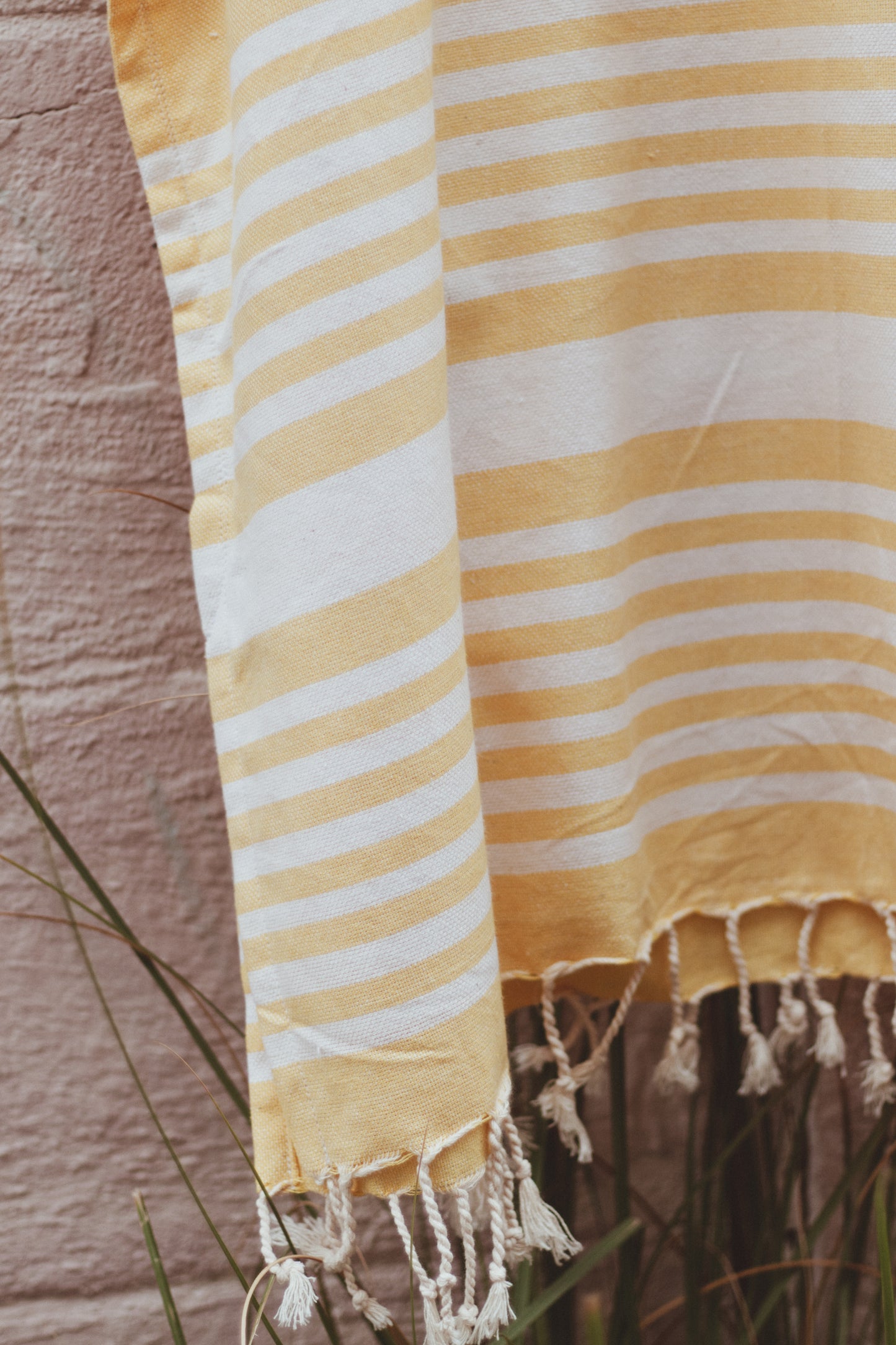 YUMMY IN YELLOW - Annie Son Bad, Strand, Reis, Surf Poncho, Robie Volwassenen